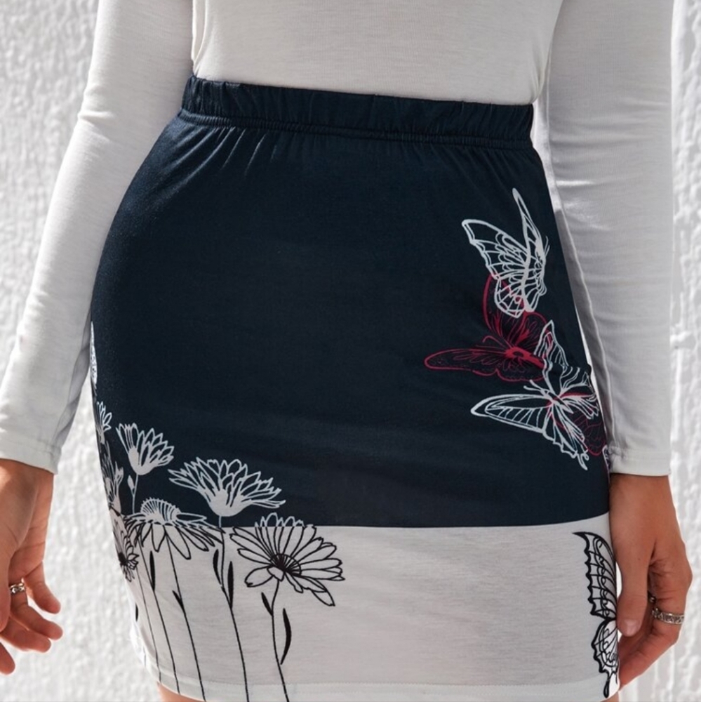 🌈 2/$10 Floral & Butterfly Two Tone Skirt